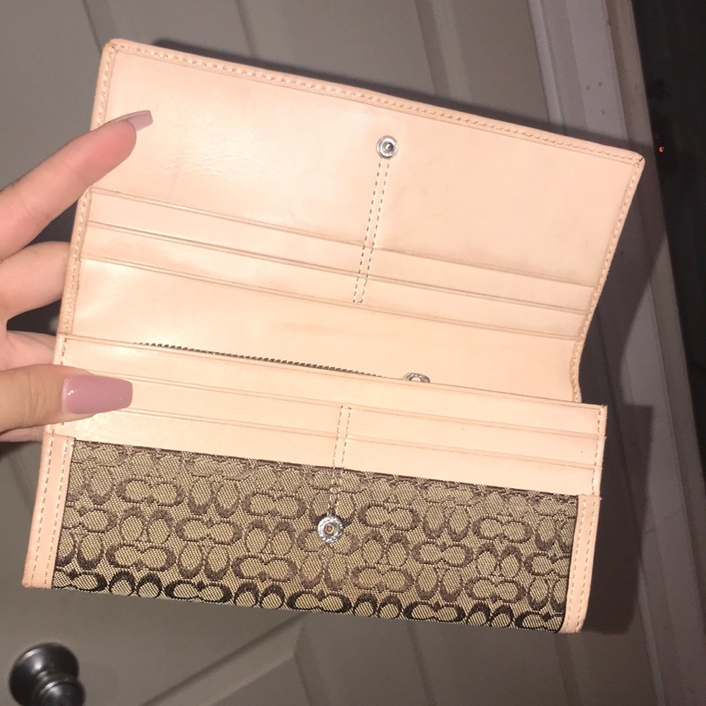 Coach Wallet - Picture 4 of 4